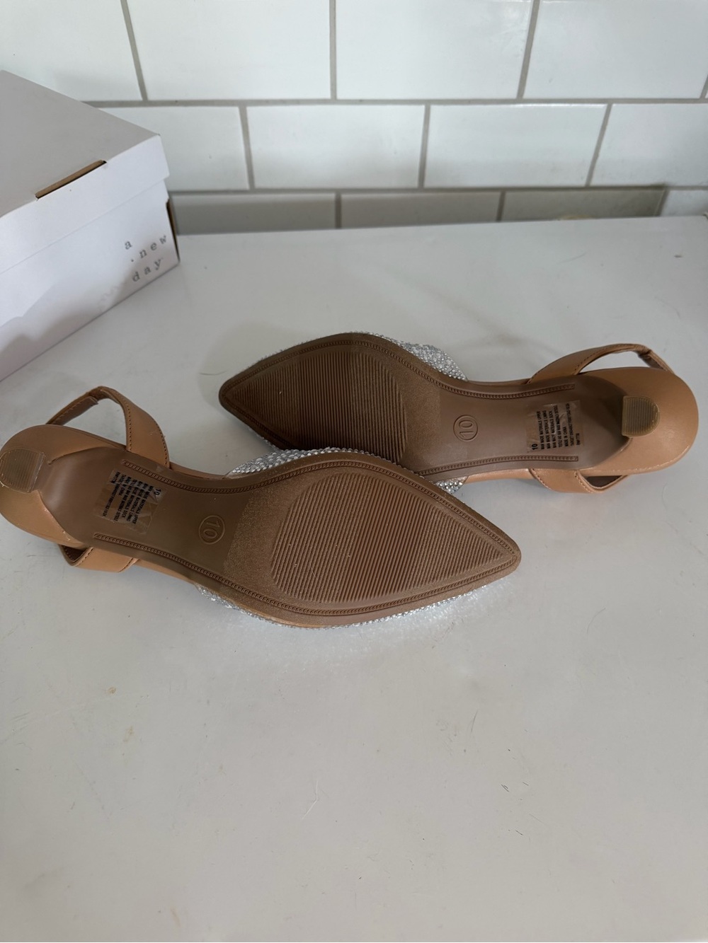 Women Isabel Embellished Slingback Kitten Pumps - SZ 10 - Picture 9 of 12